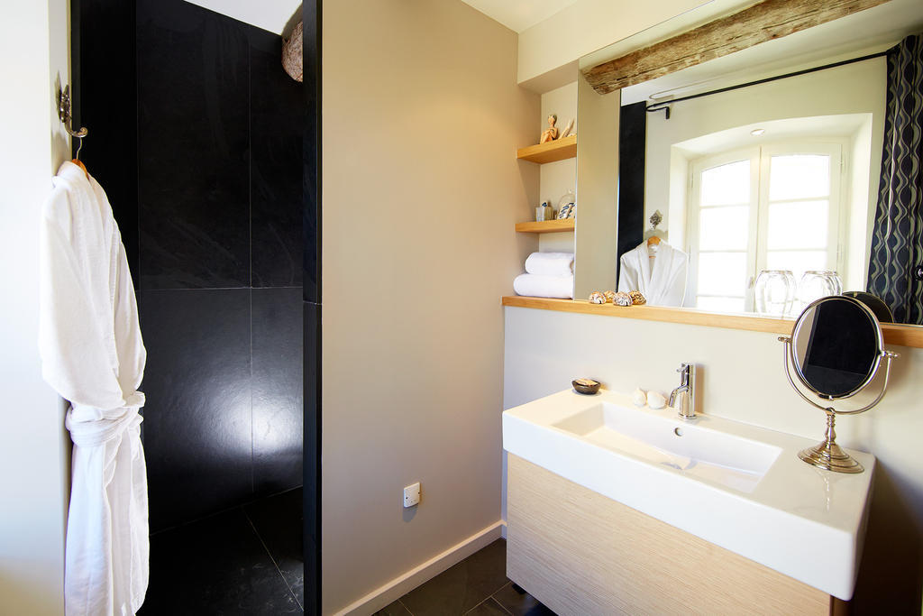 Les Chambres De L'Oustalet, Chambres D'Hotes Et Restaurant Etoile Gigondas Oda fotoğraf